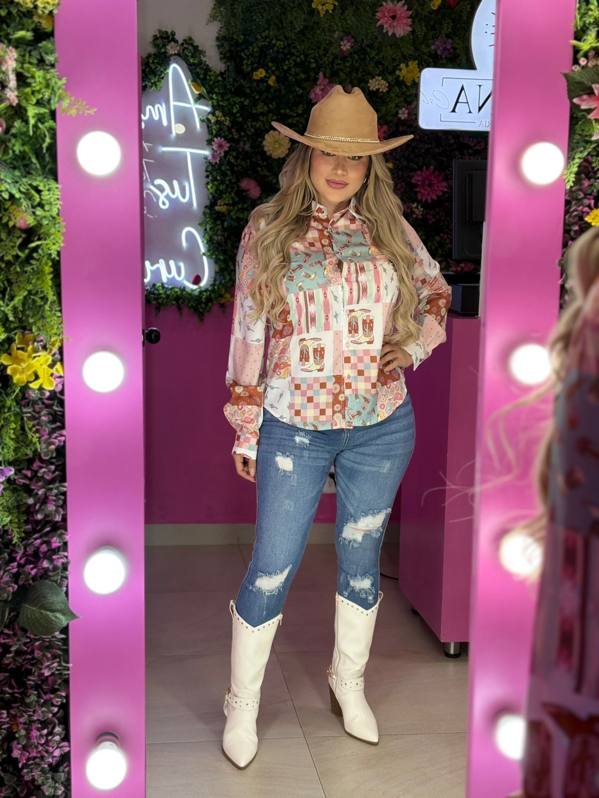 Camisa rosa vaquera con estampado