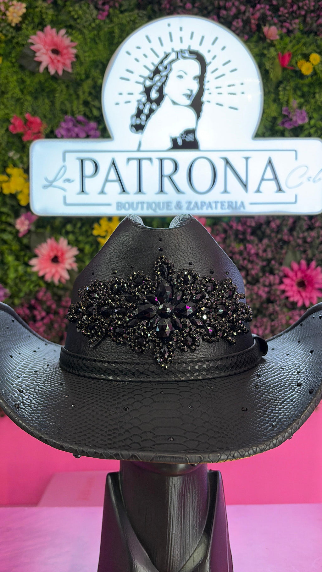 Sombrero negro con brillos