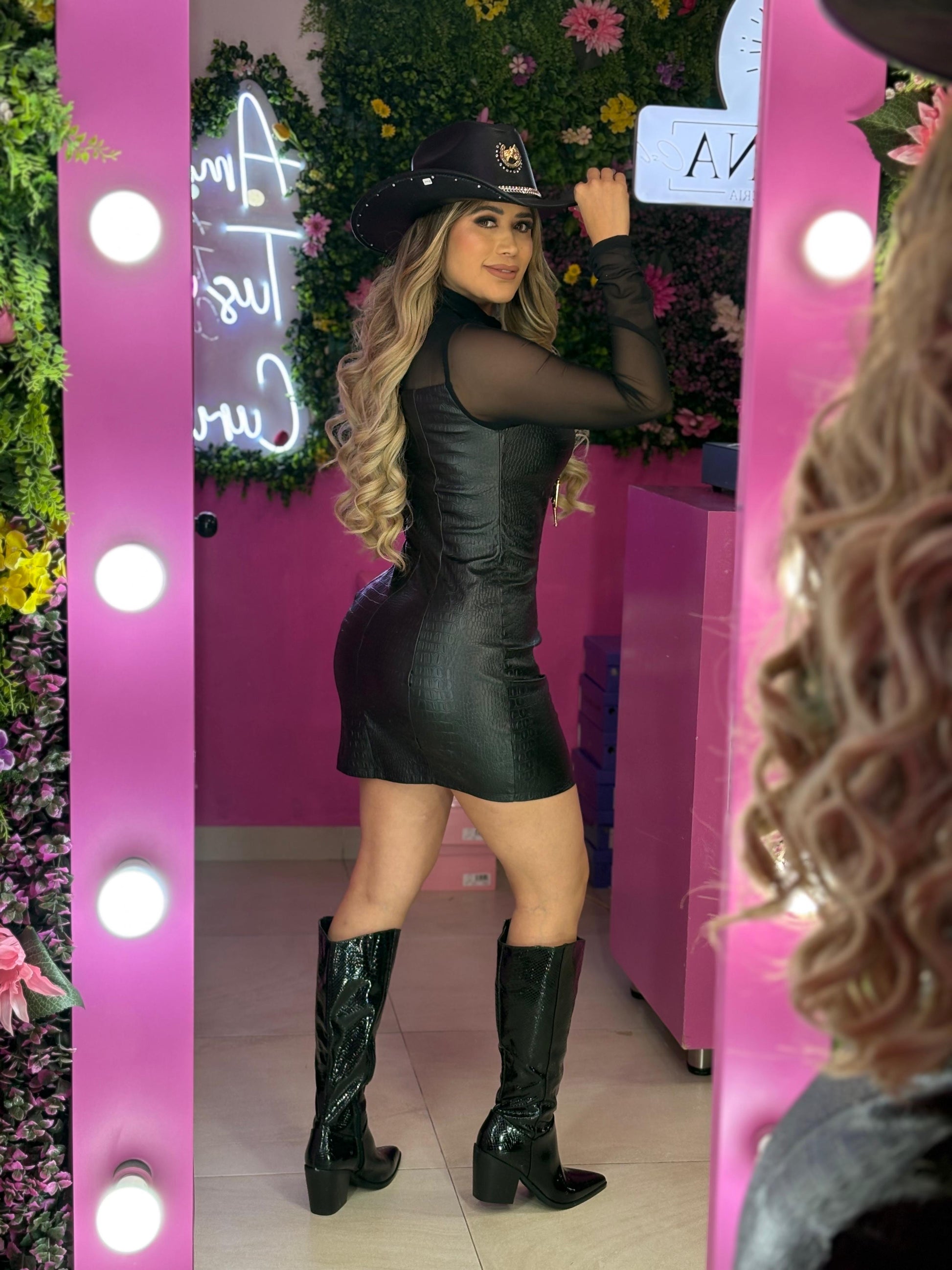 Vestido negro vinipiel