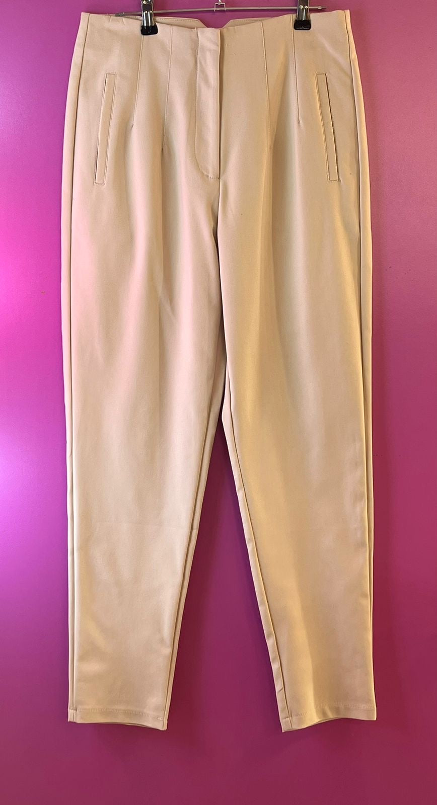Pantalón de vestir nude estilo Zara