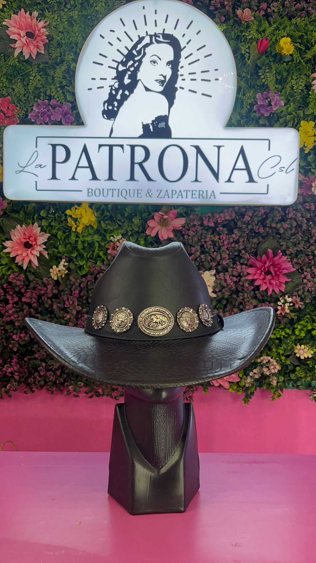 Sombrero negro herraduras plata