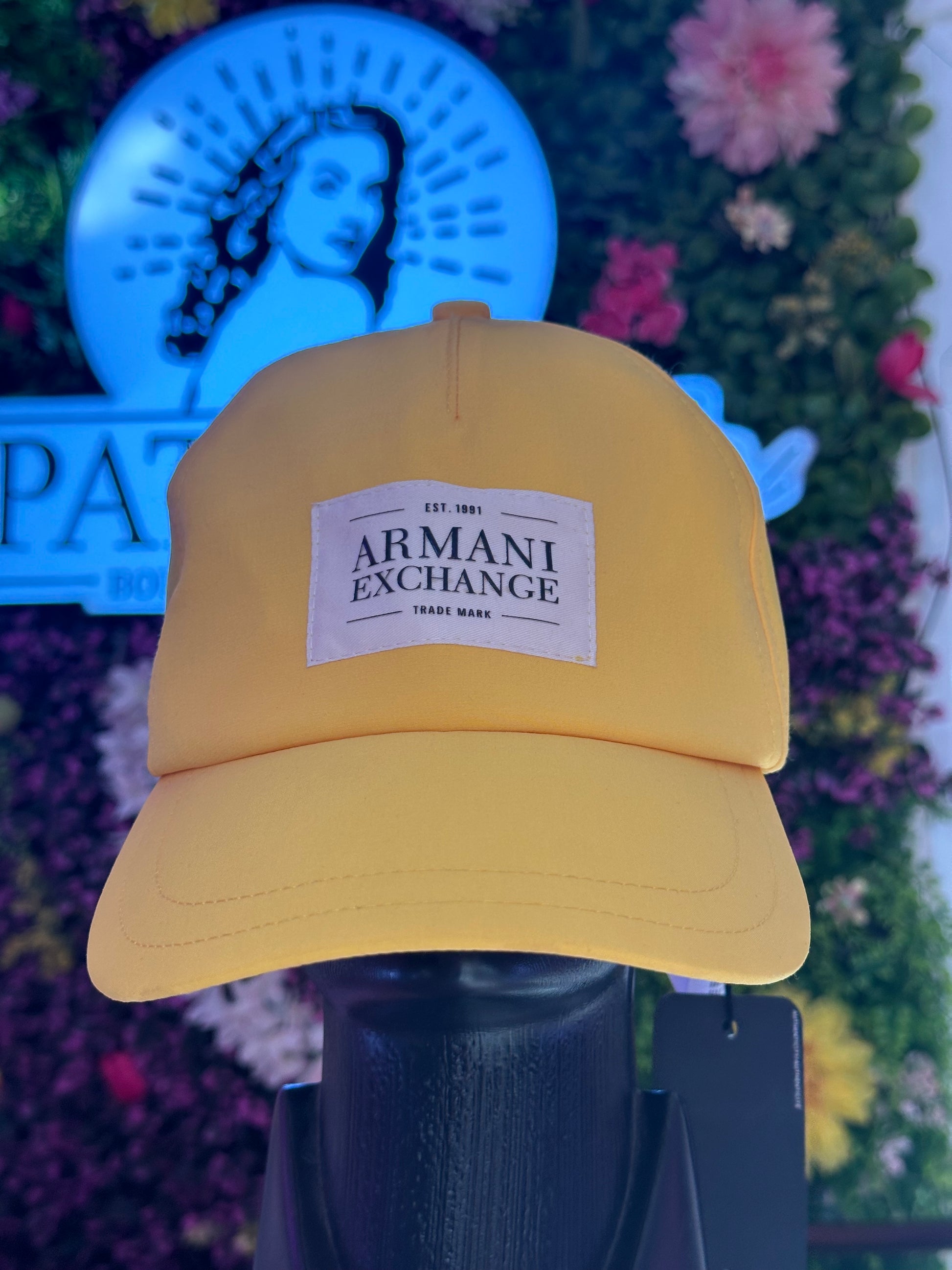 Gorra amarilla Armani Exchange