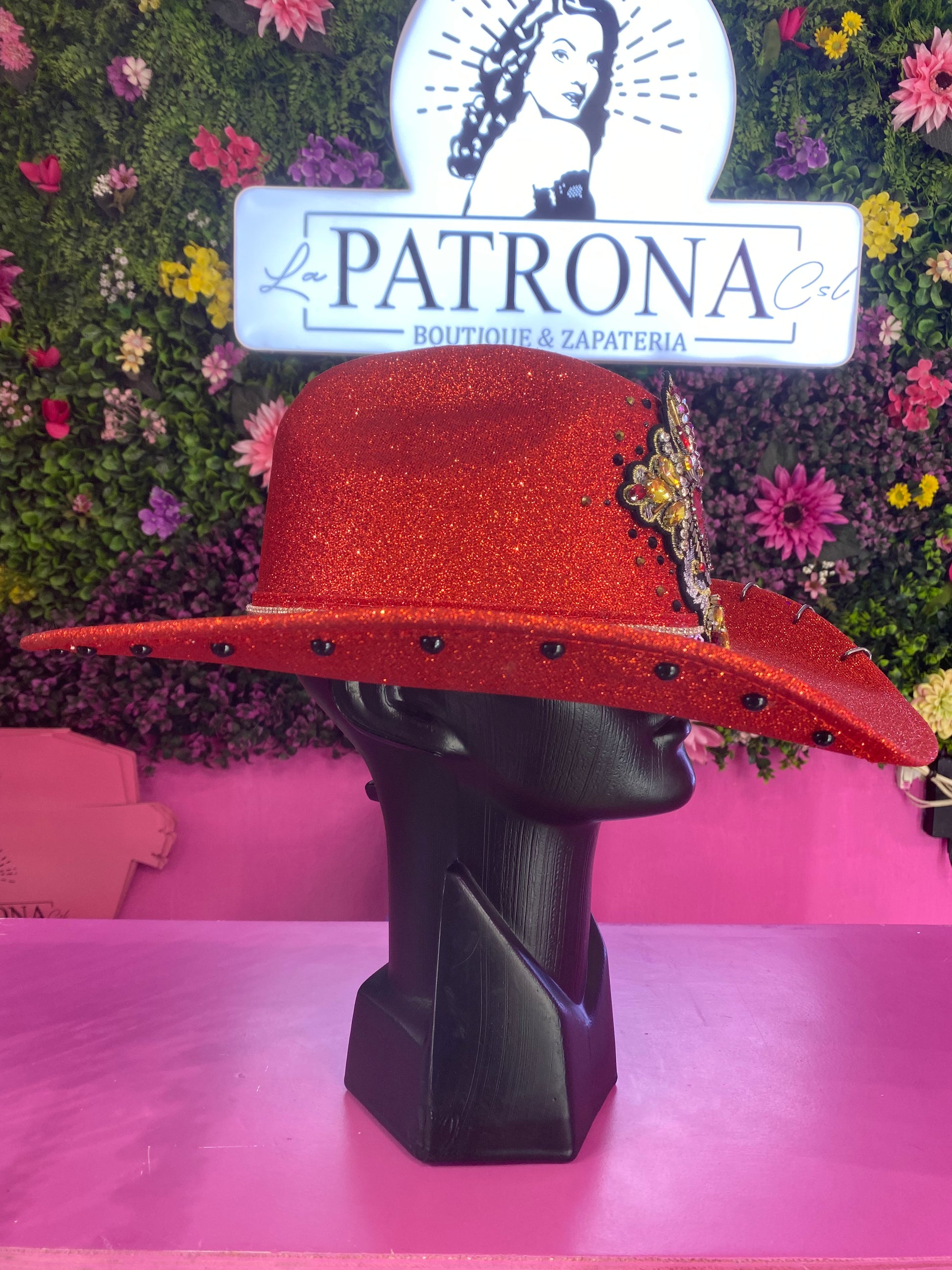 Sombrero rojo de glitter con corazón