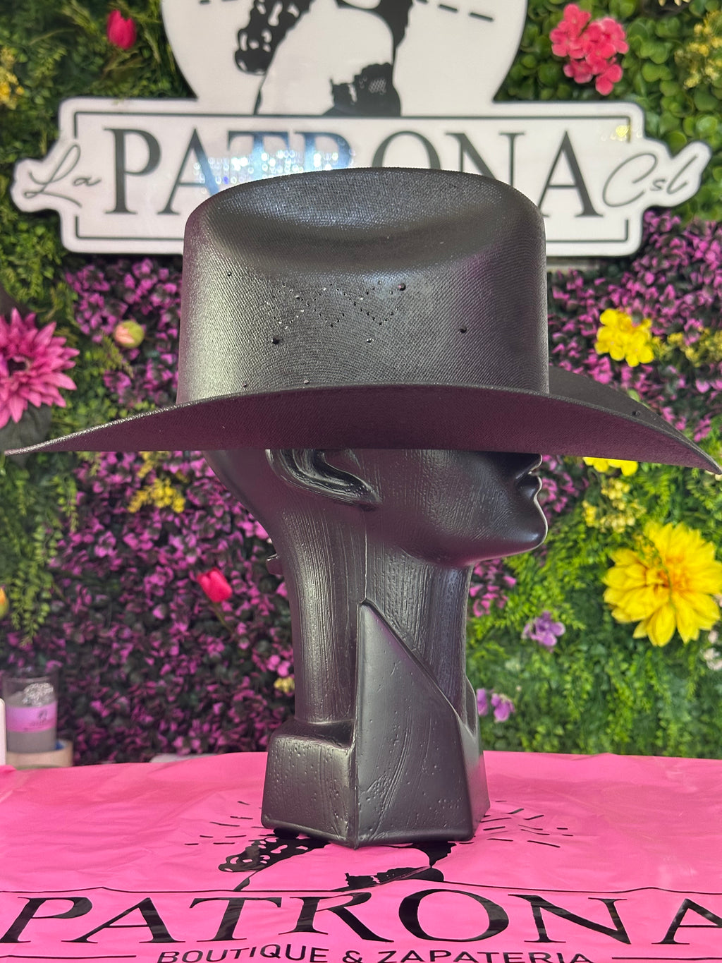 Sombrero negro con brillos