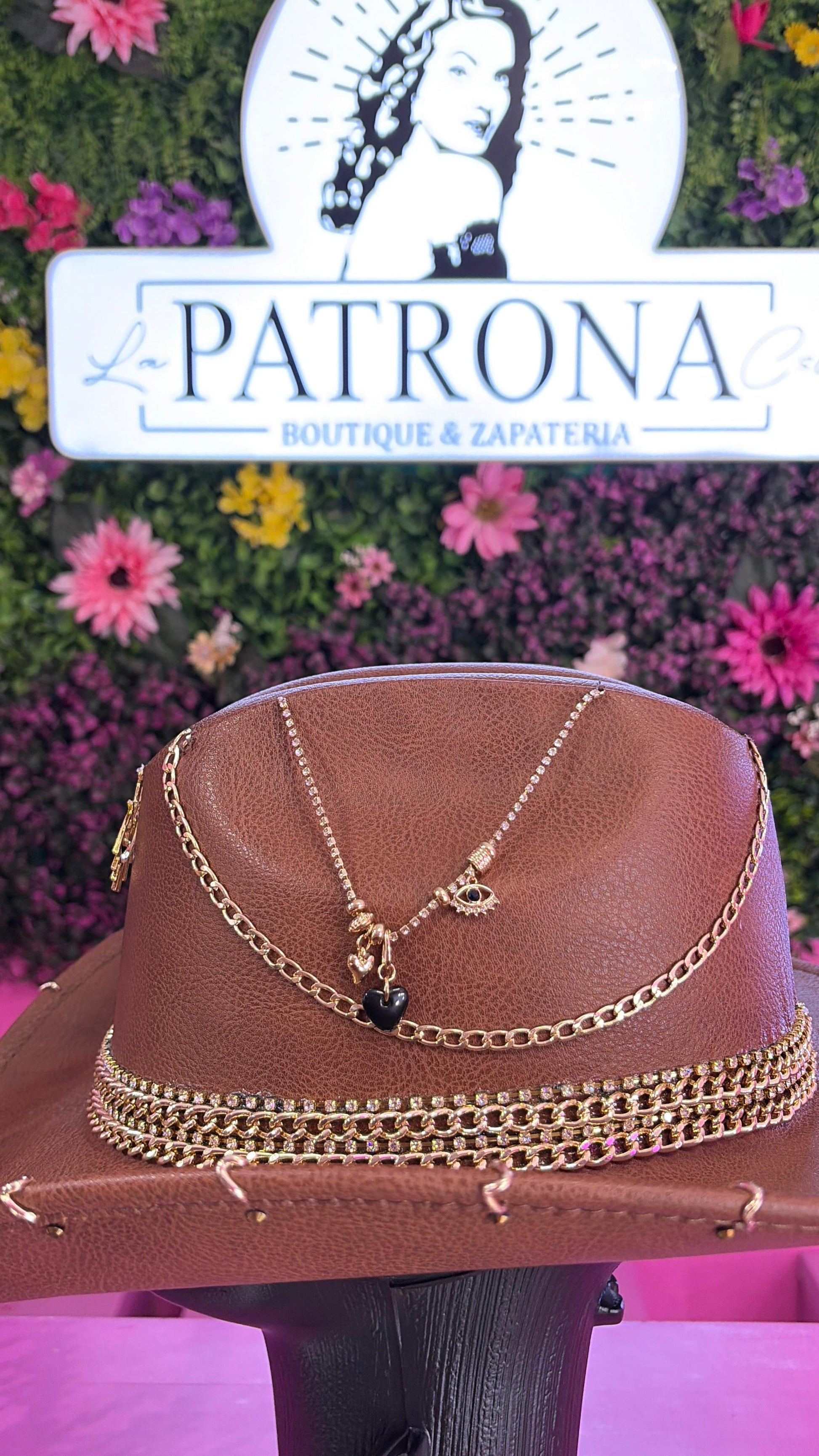 Sombrero camel con dorado