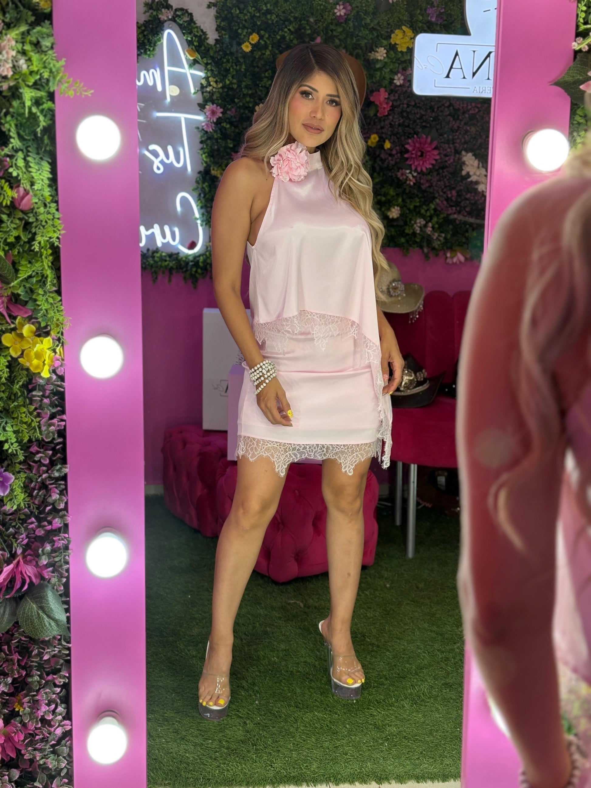Set satinado rosa encaje