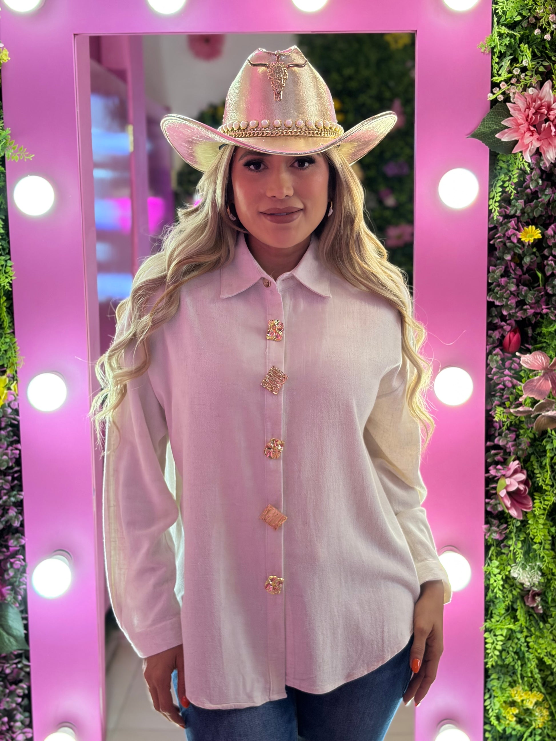 Camisa beige de lino apliques dorados