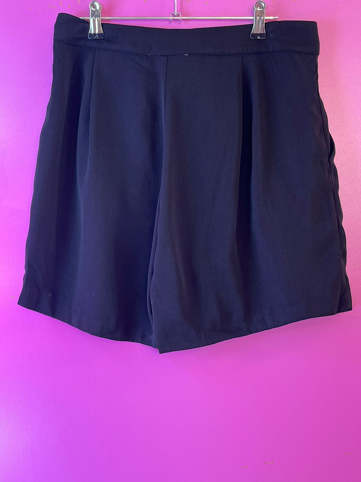 Short negro de vestir