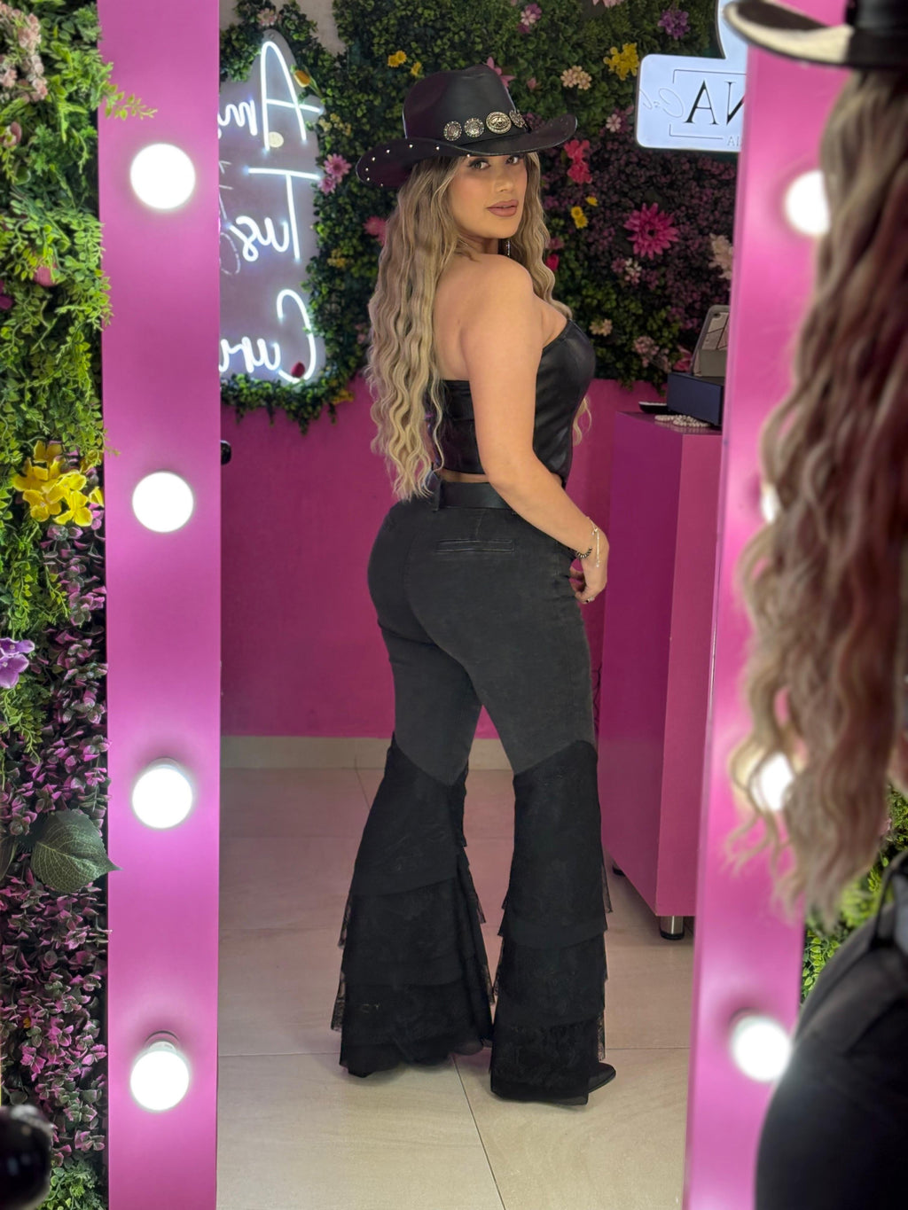 Pantalón acampanado negro