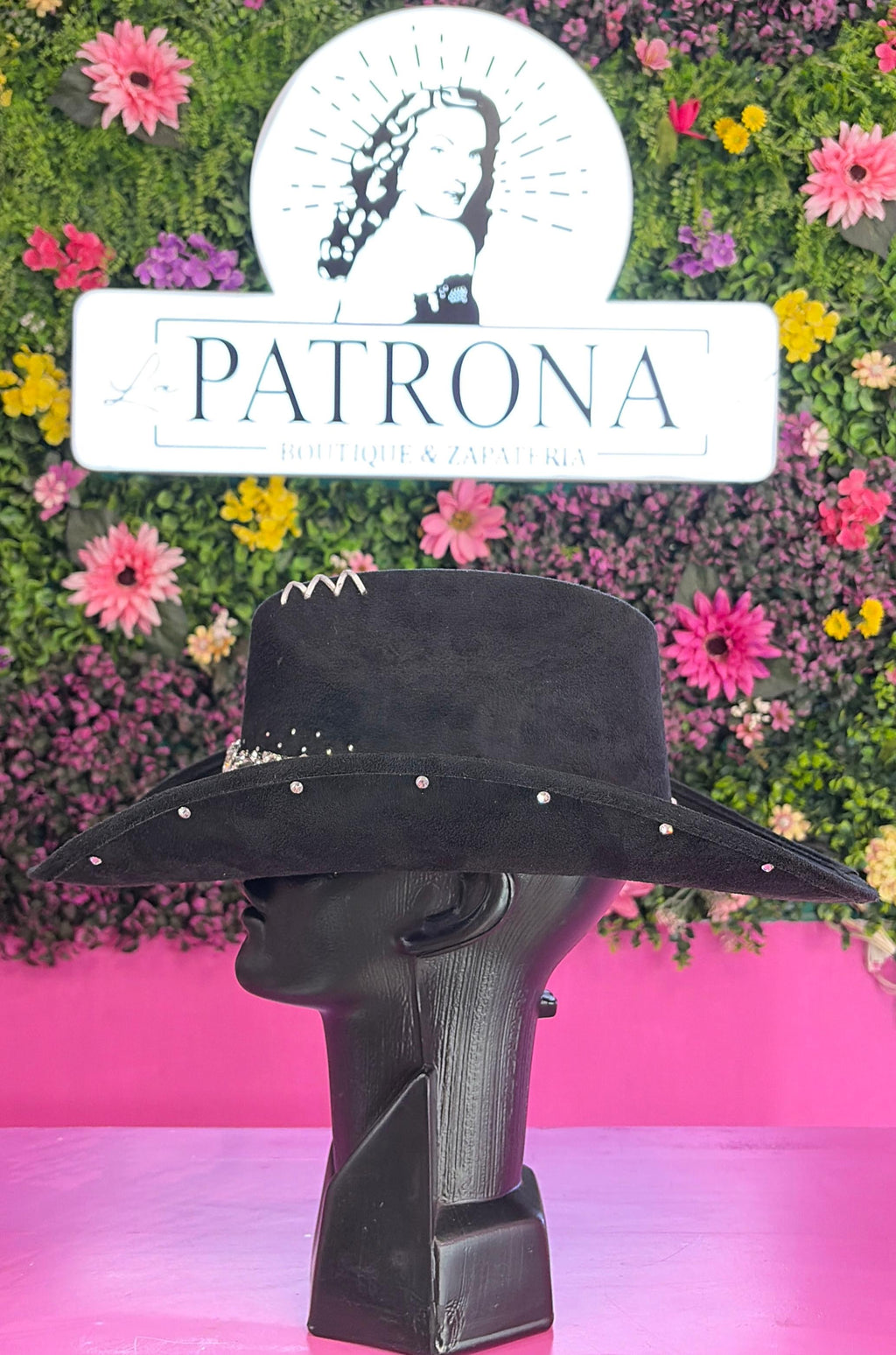 Sombrero negro con plata
