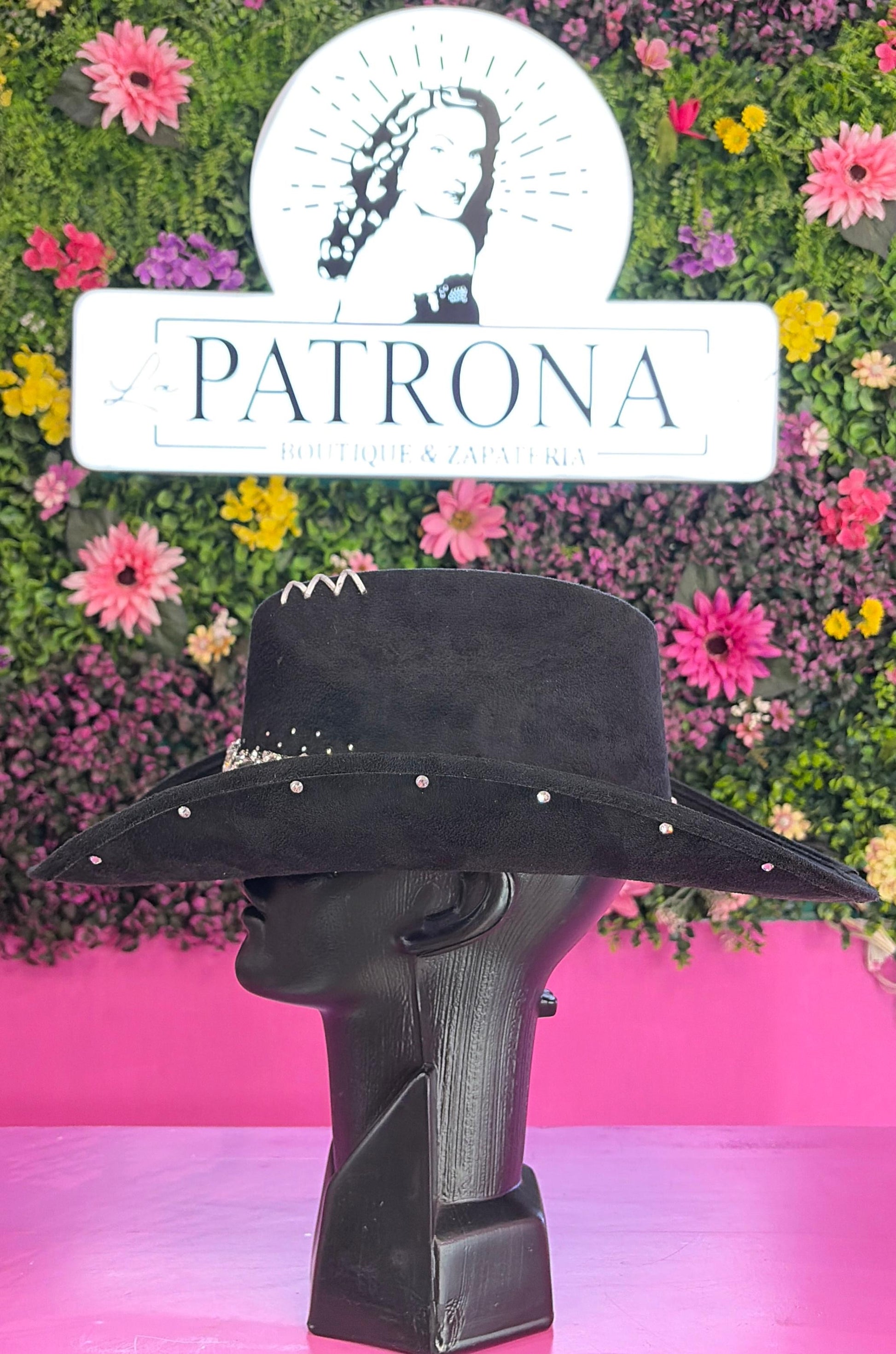 Sombrero negro con plata