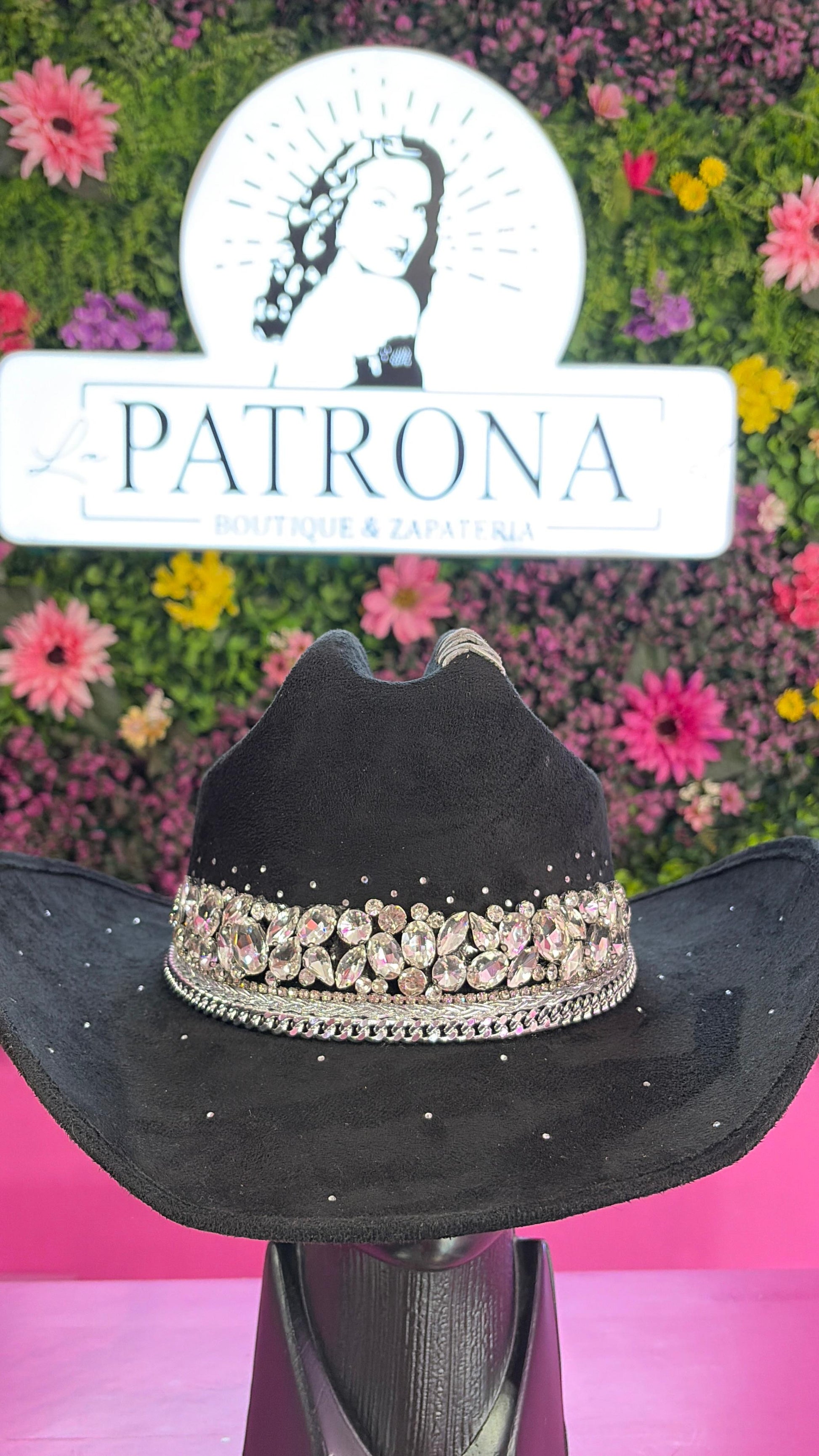 Sombrero negro con plata