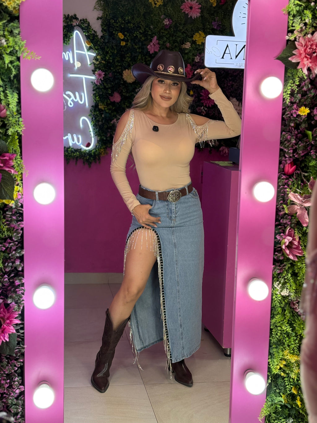 Panty blusa beige con barbas plateadas