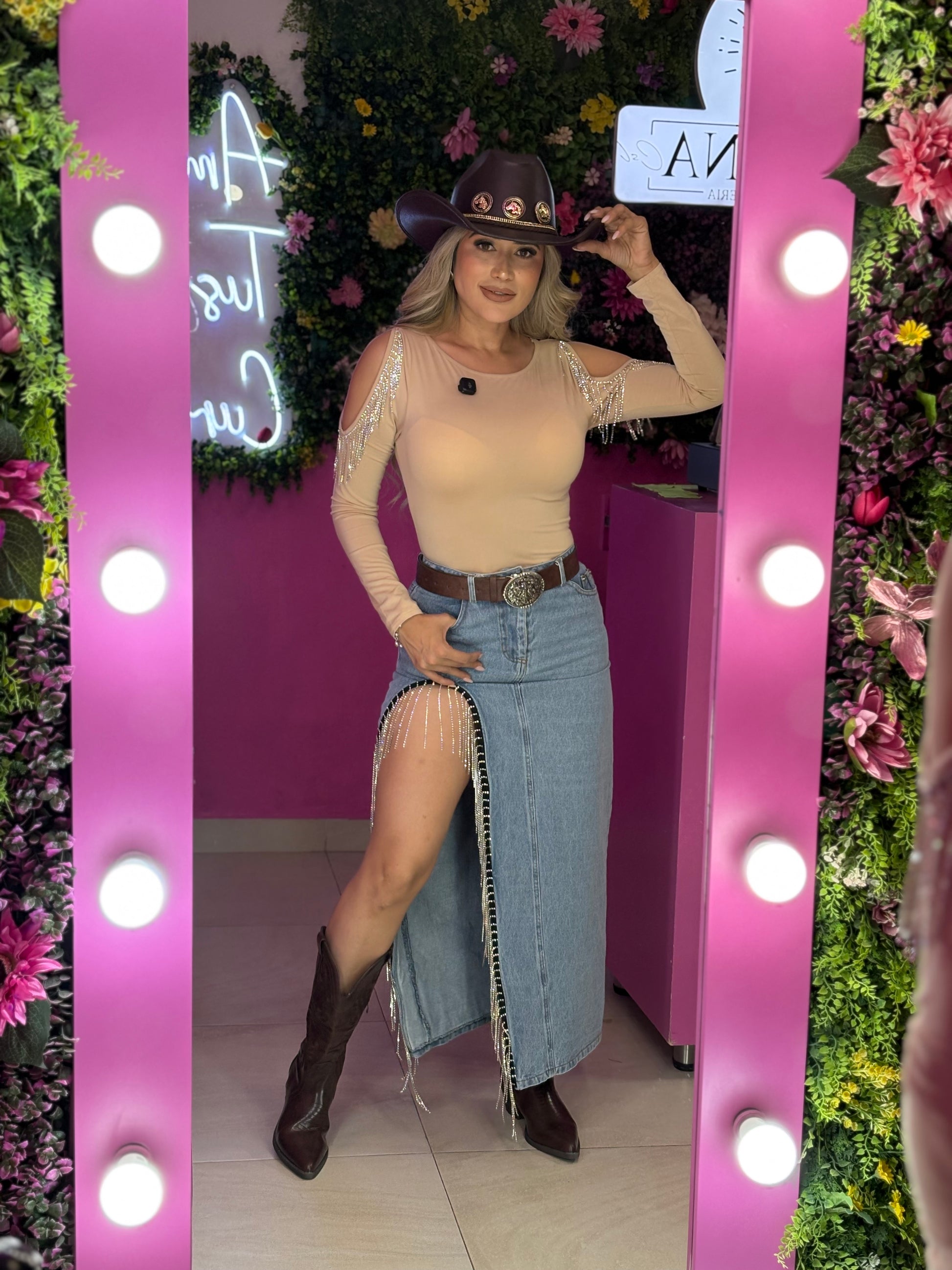 Panty blusa beige con barbas plateadas