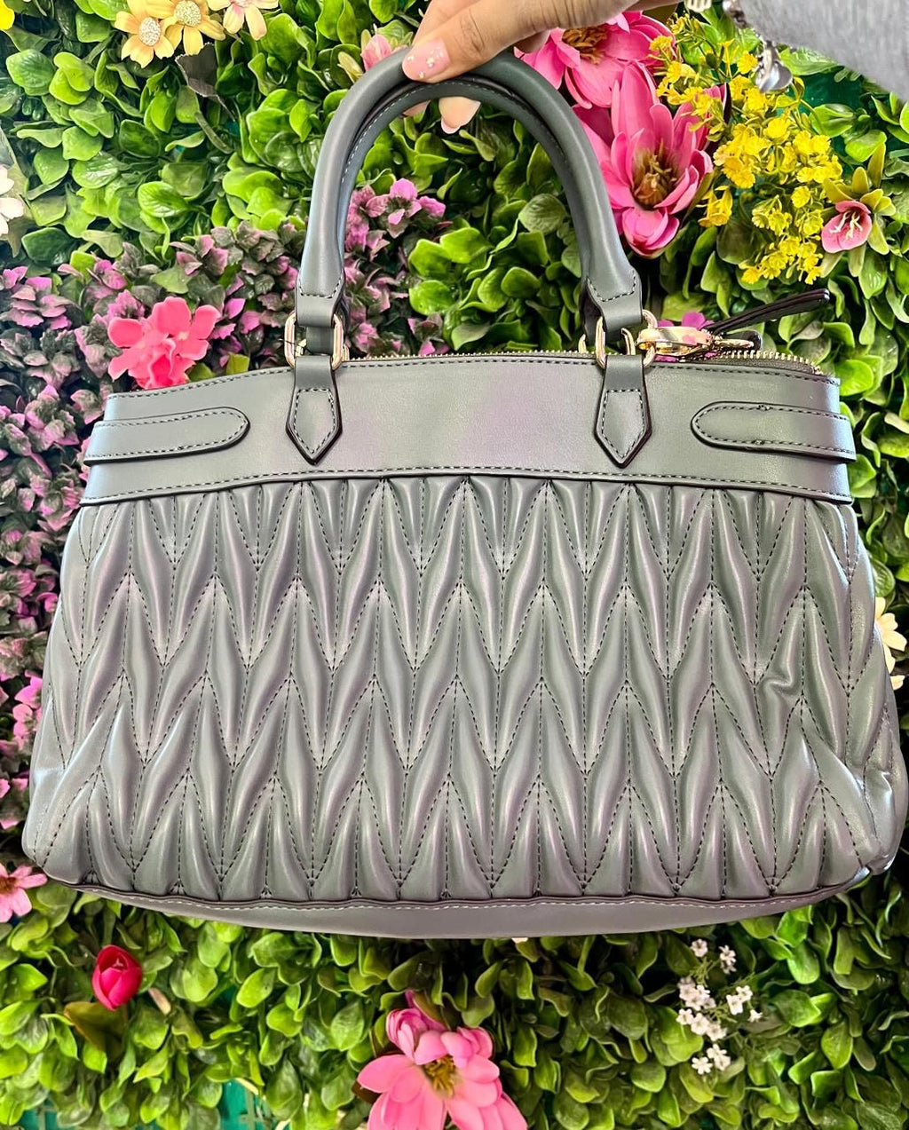 Bolsa handheld gris GUESS