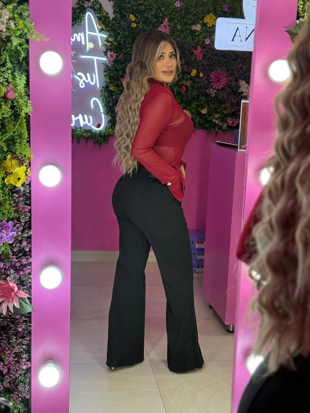 Blusa mesh roja con dijes