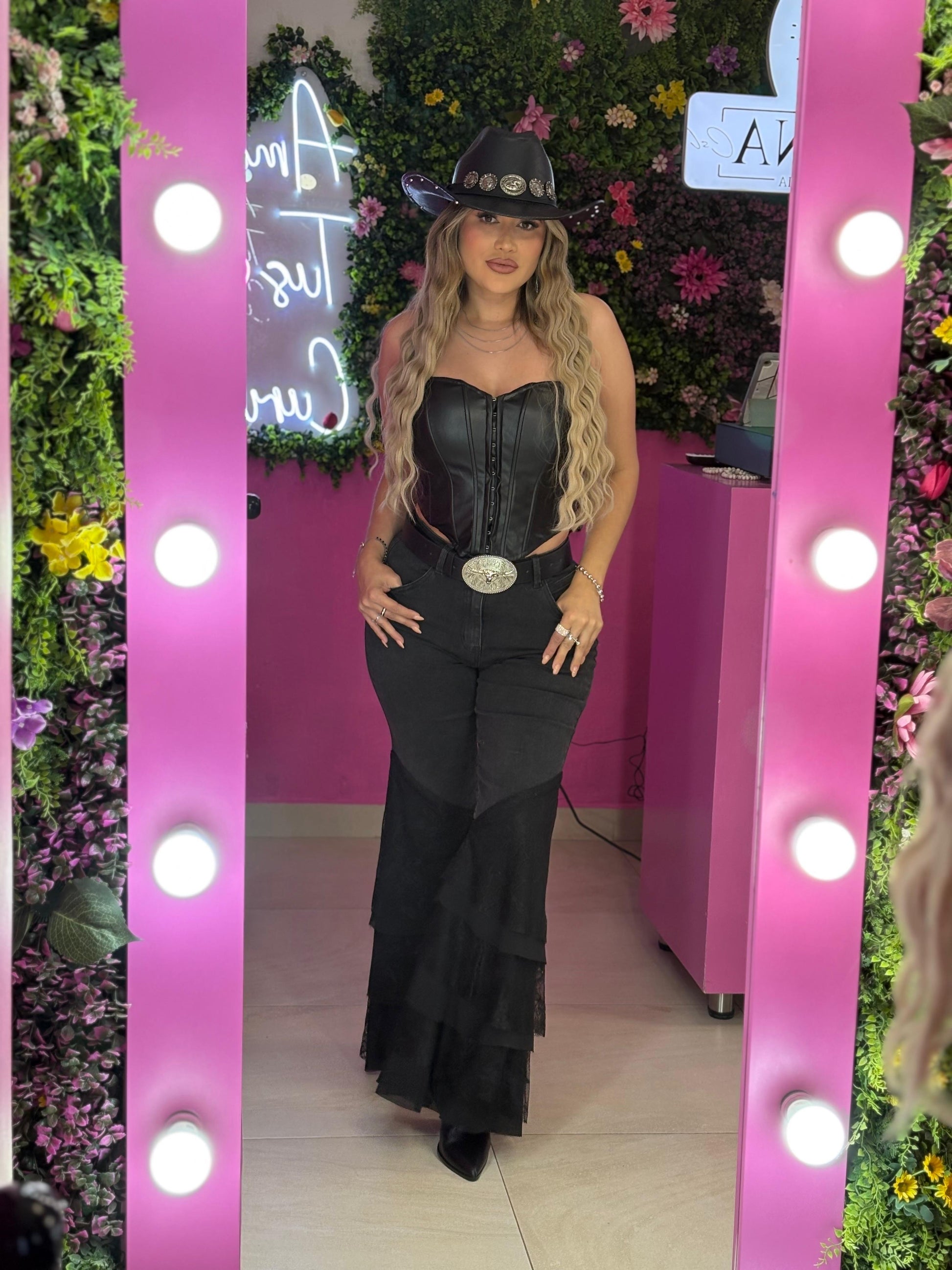 Pantalón acampanado negro