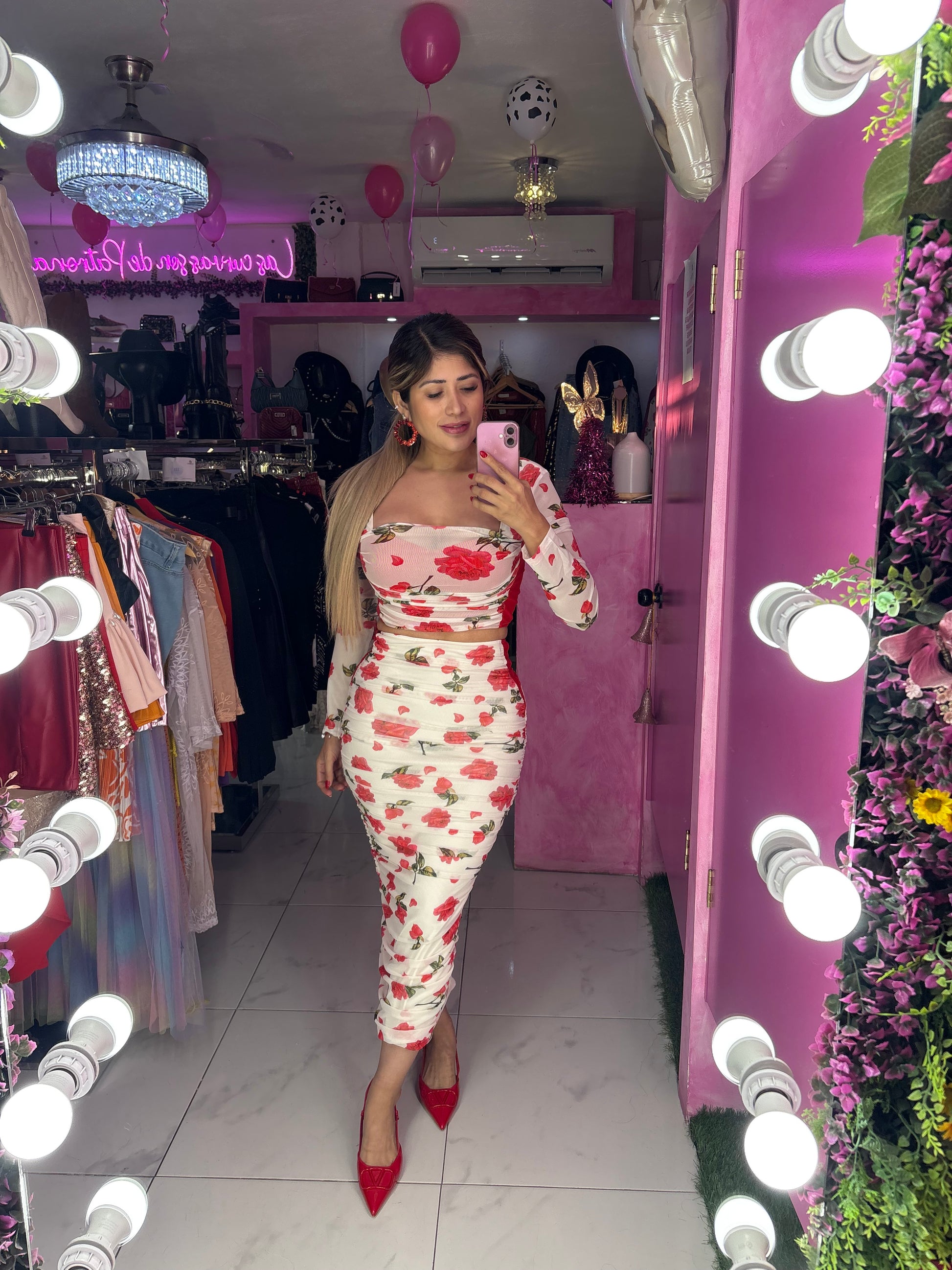 Set blanco mesh con rosas