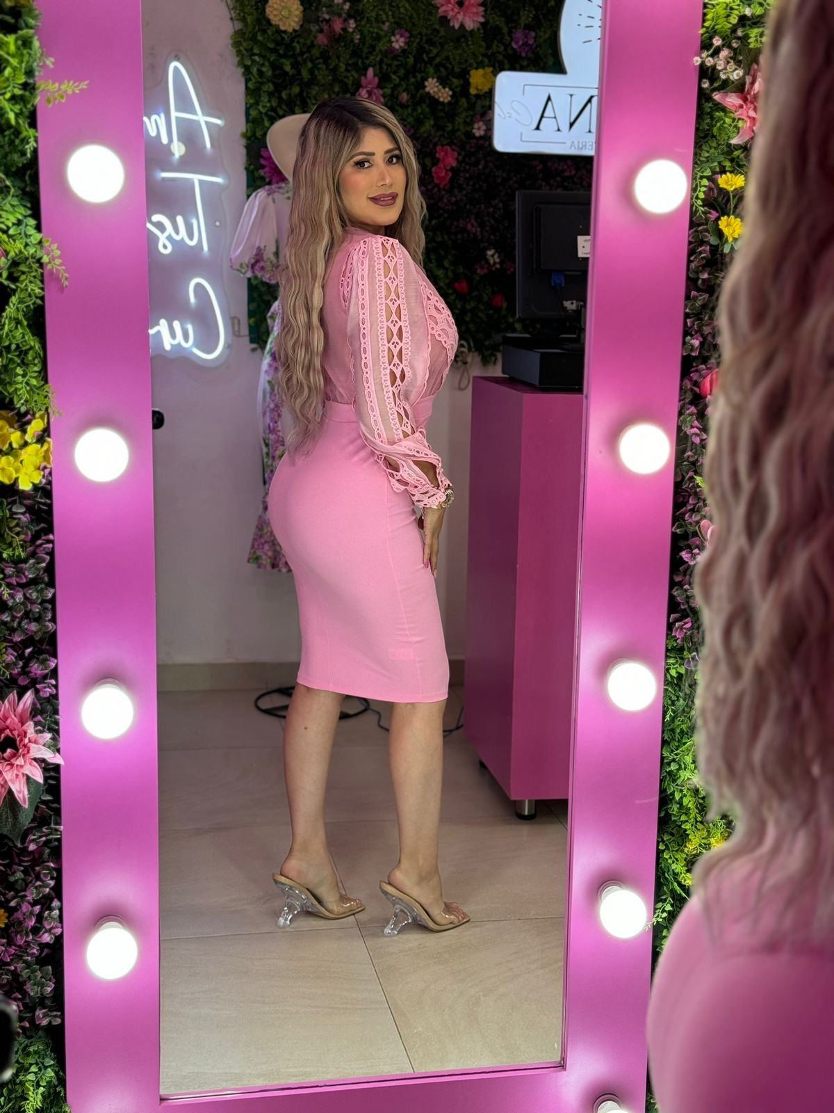Vestido rosa con encaje