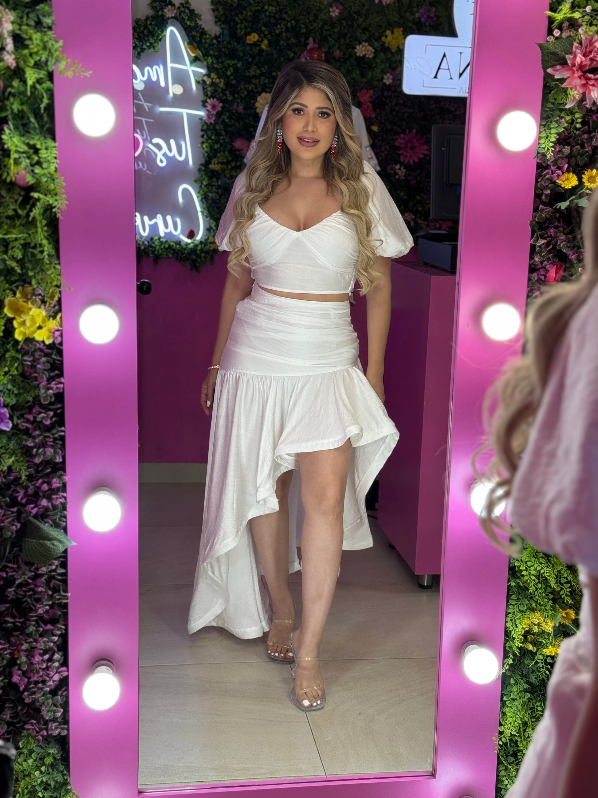 Set blanco de top y falda