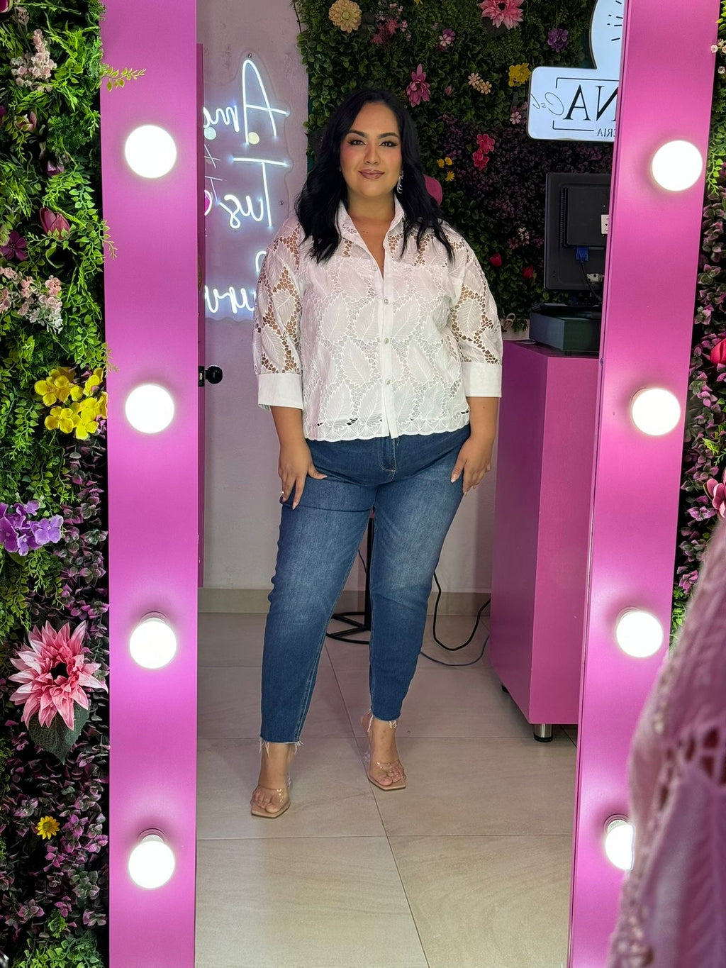 Camisa blanca de encaje manga tres cuartos