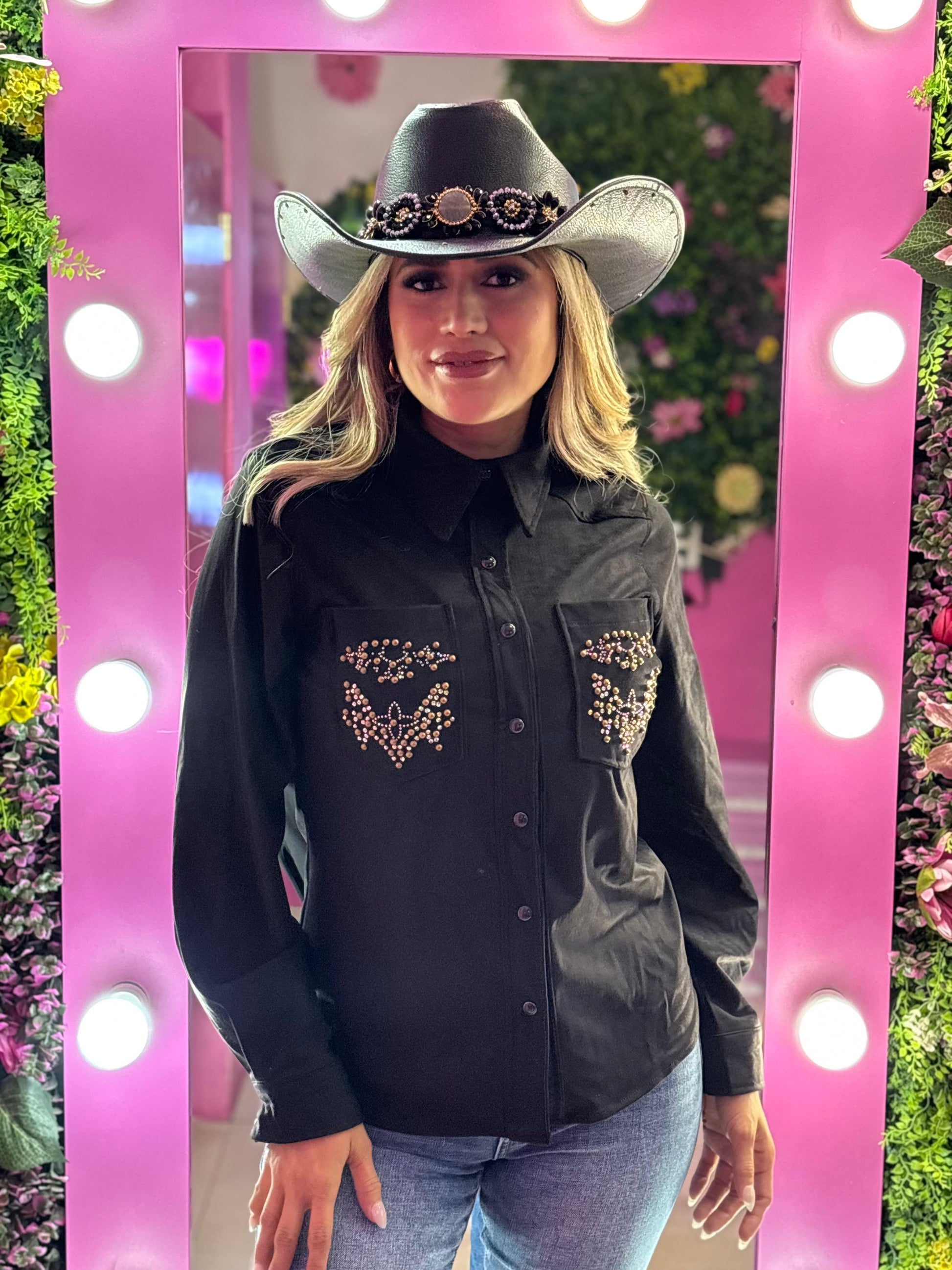 Camisa negra de gamuza