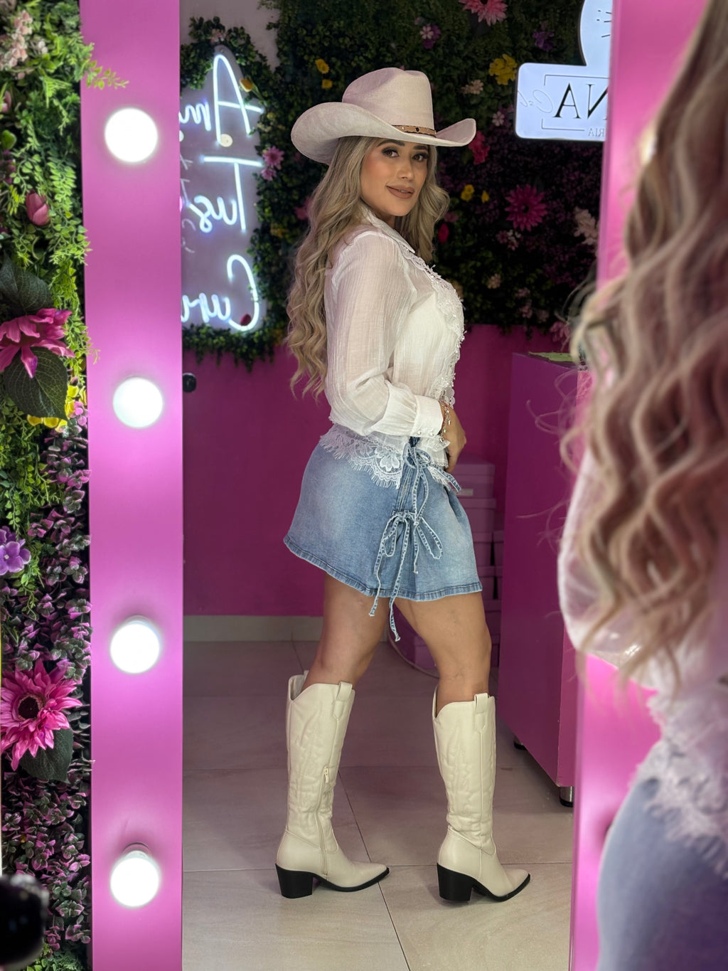 Camisa blanca con encaje
