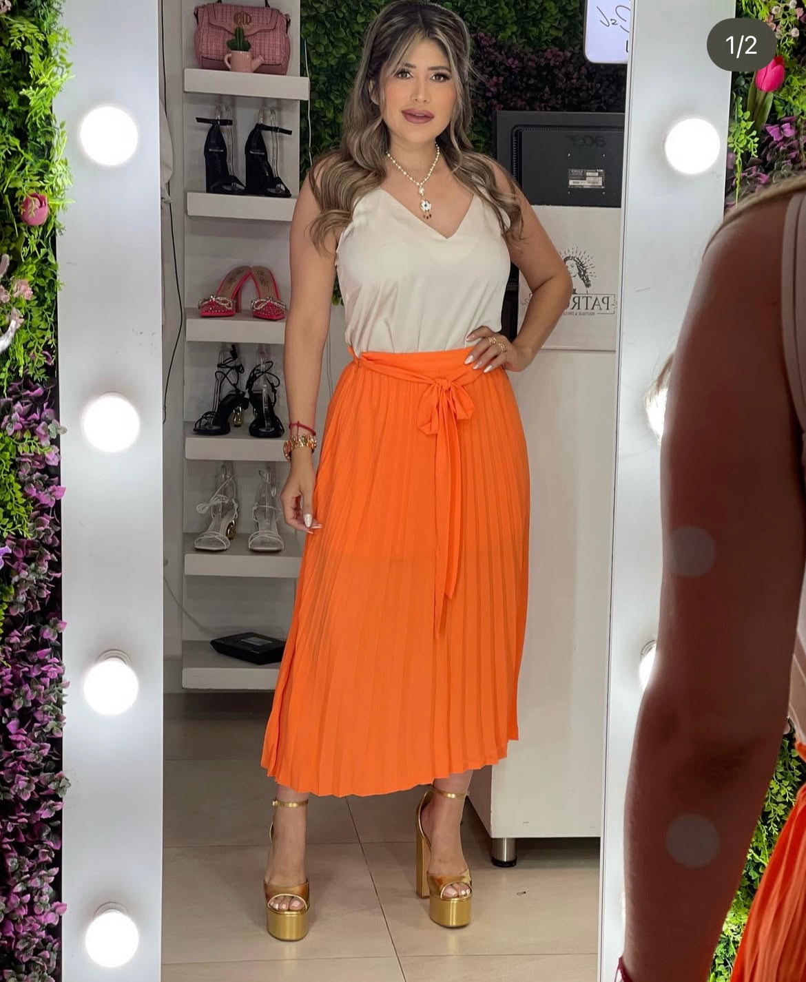 Falda naranja larga