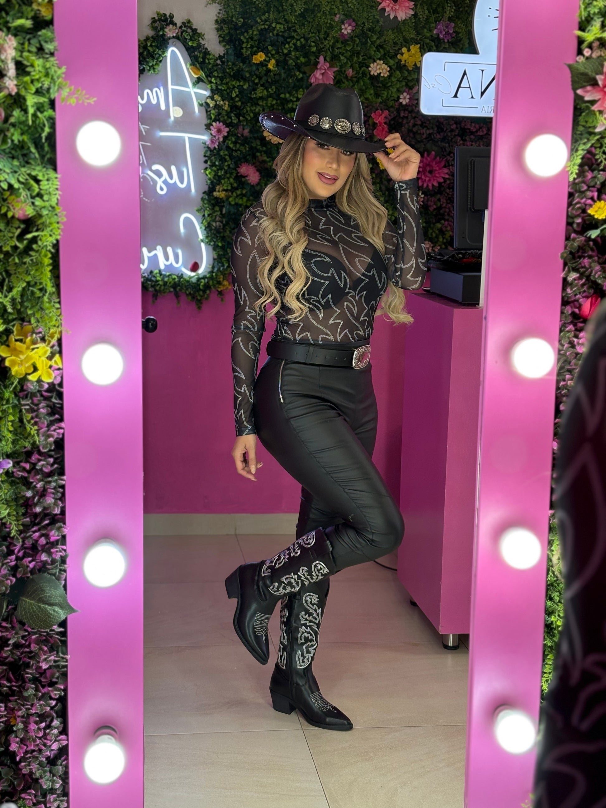Blusa mesh negra vaquera