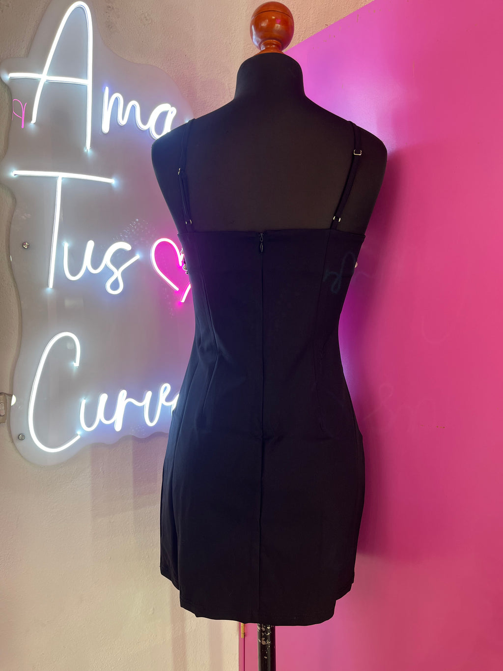 Vestido negro corto