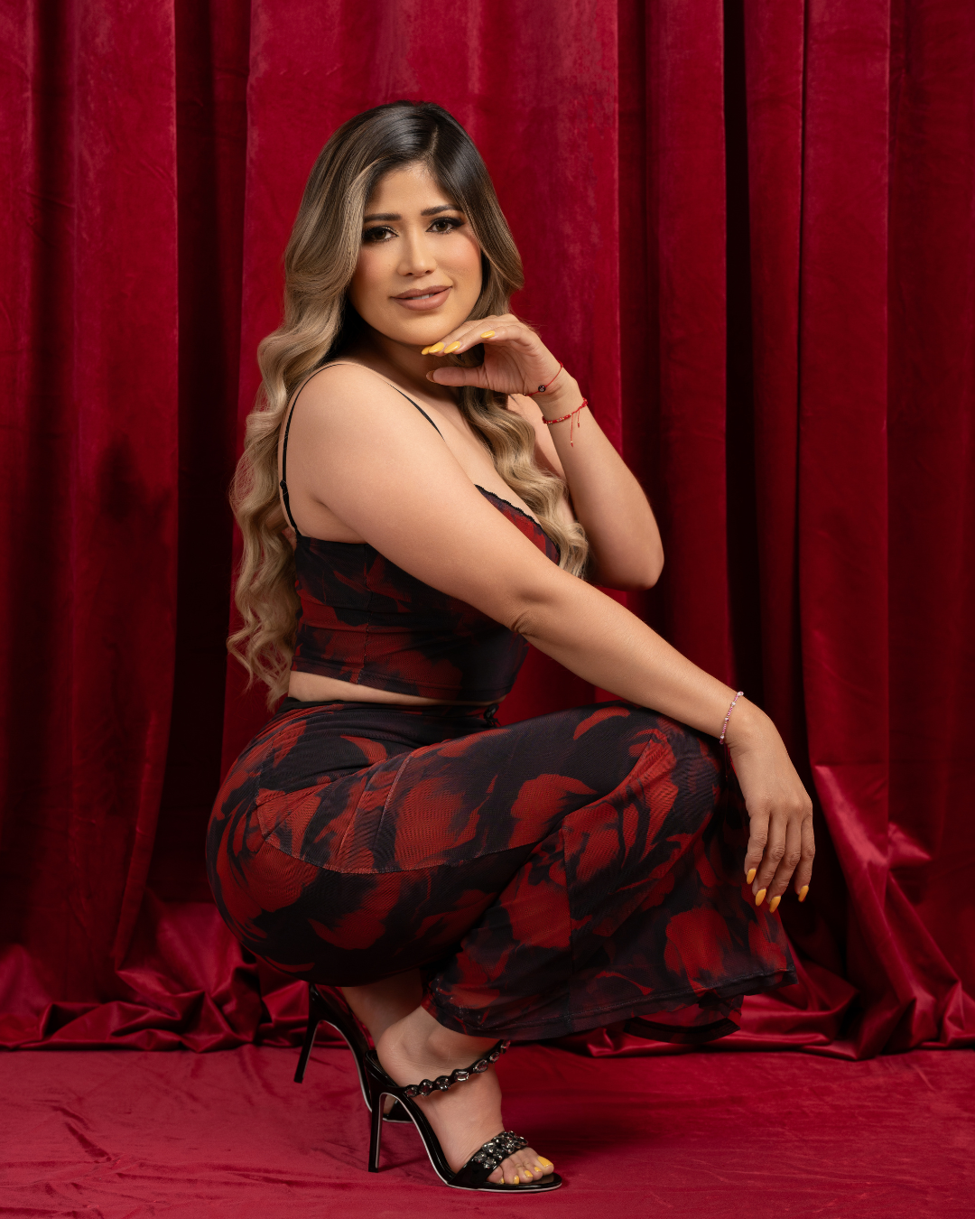 Set negro con rojo