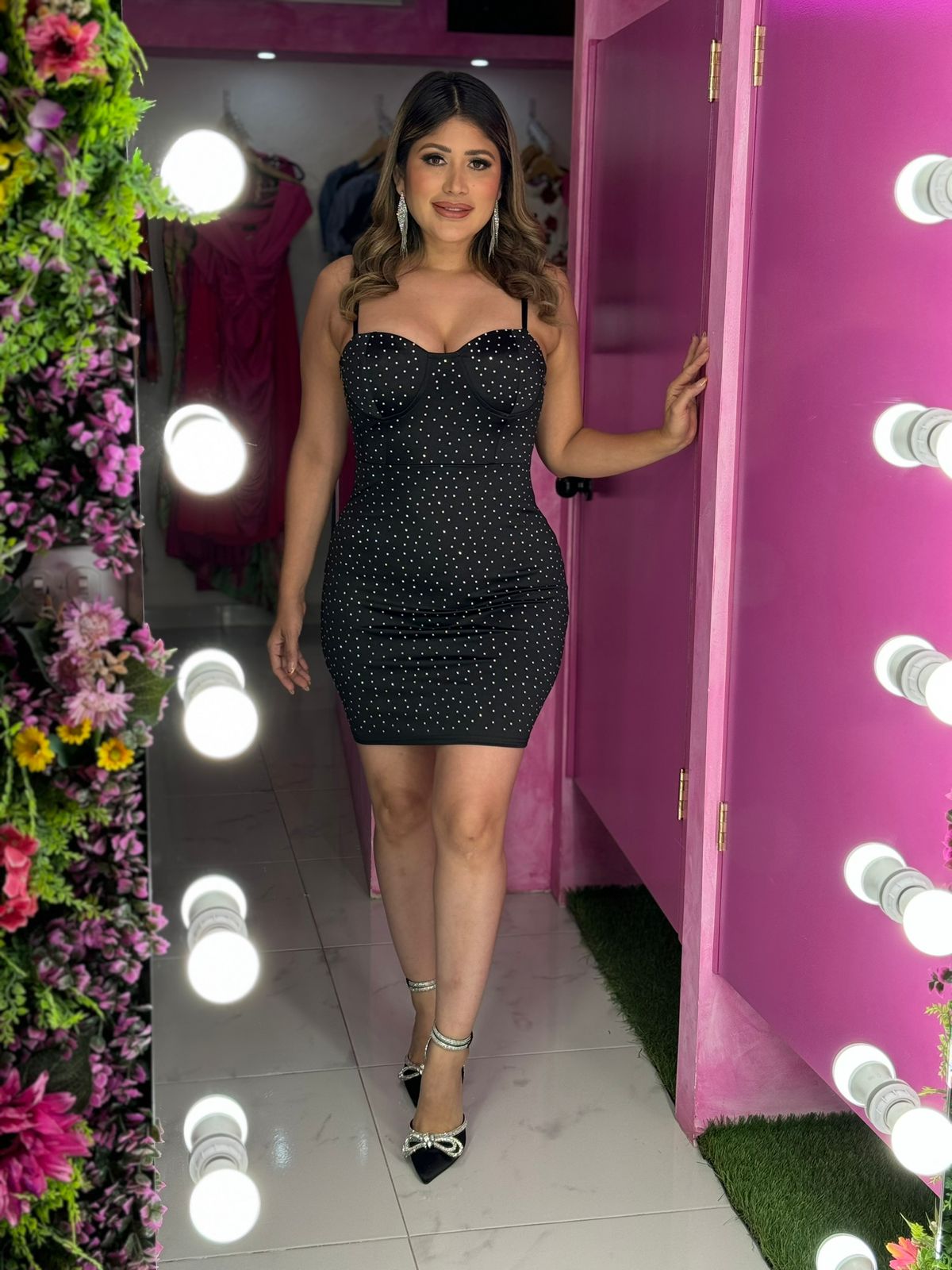 Vestido negro satinado