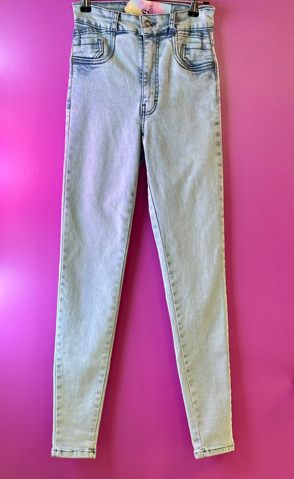 Pantalon mezclilla clara efecto levanta glúteos